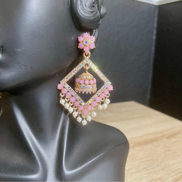 Jewelry - Elegant Lavender Pink and Gold Dangle Earrings